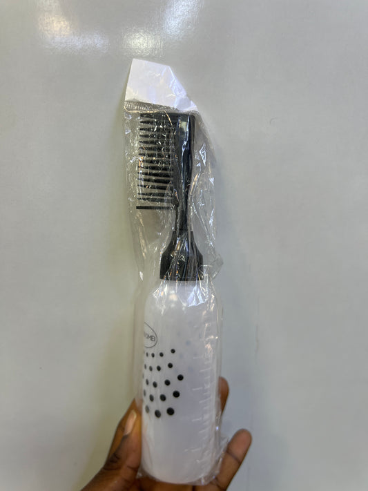 Comb spray bottle