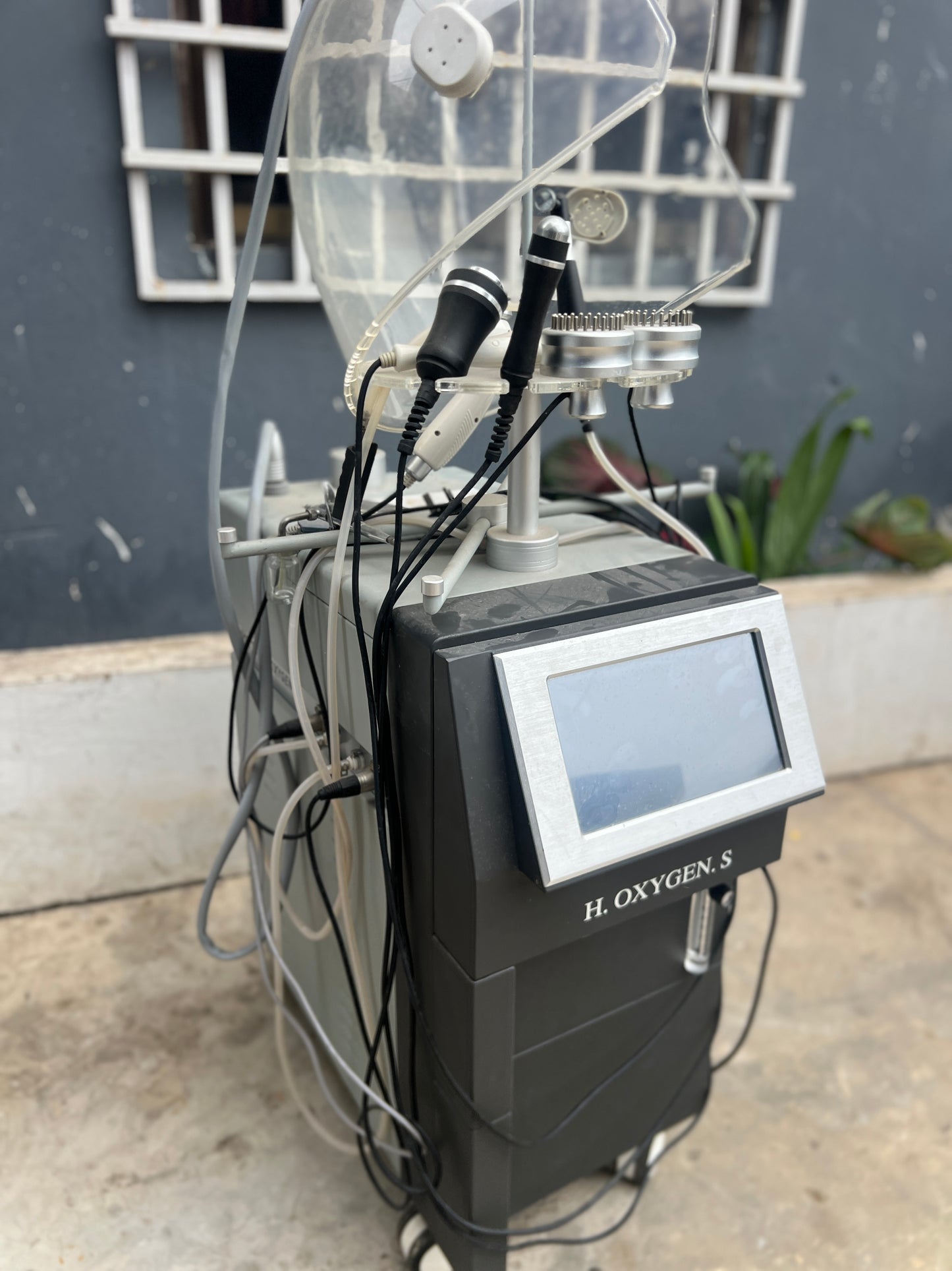 Oxygen dome facial machine